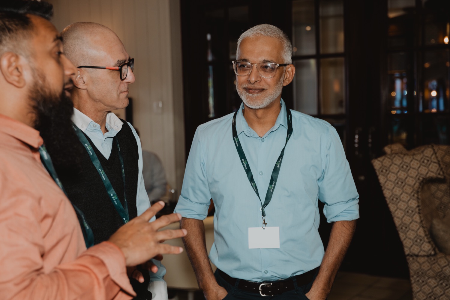 Two guests in conversation during the networking session
