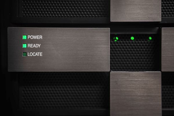 Server status panel, power and ready lights